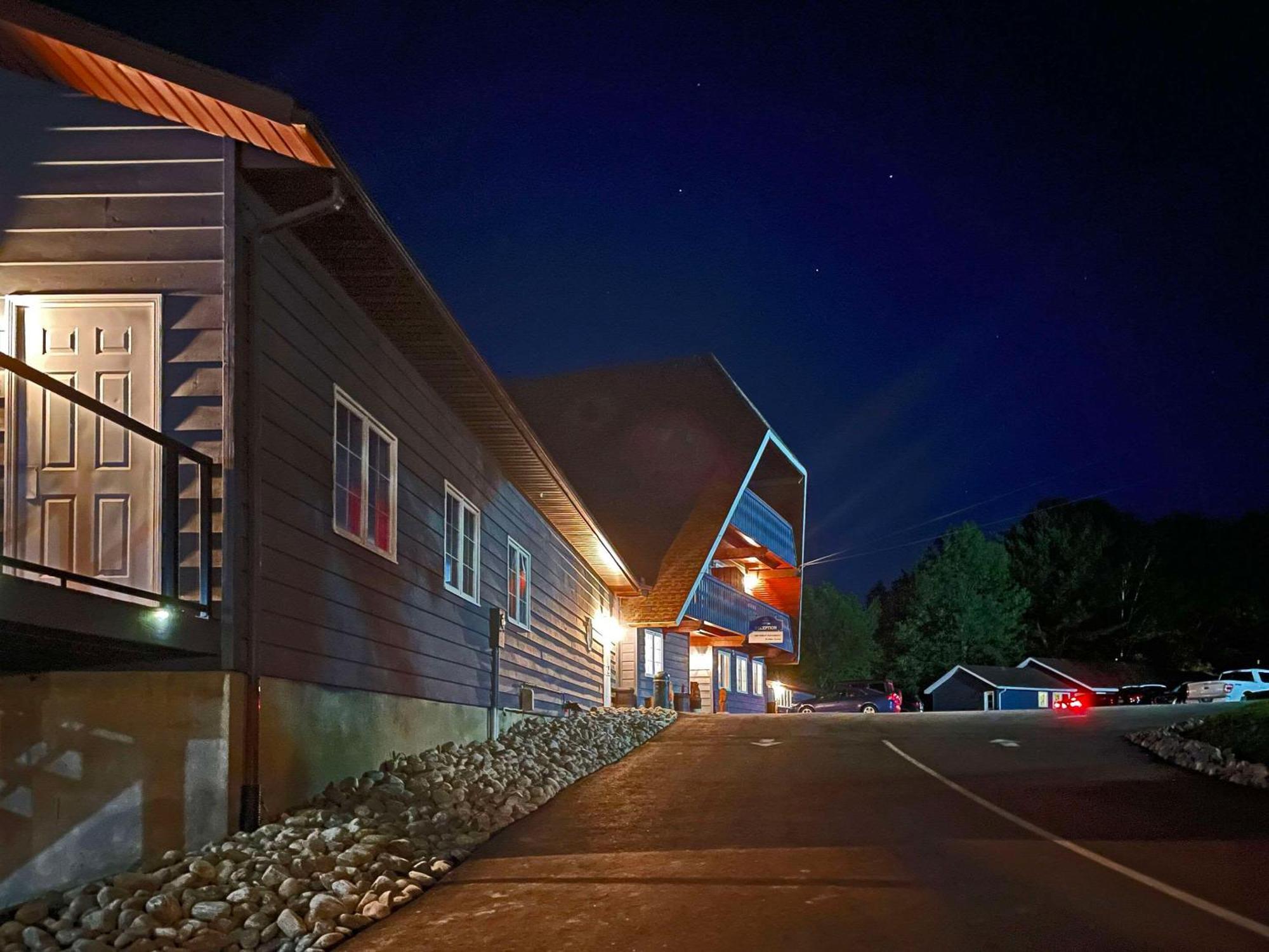 The Grand Tappattoo Resort, Ascend Hotel Collection Otter Lake ภายนอก รูปภาพ